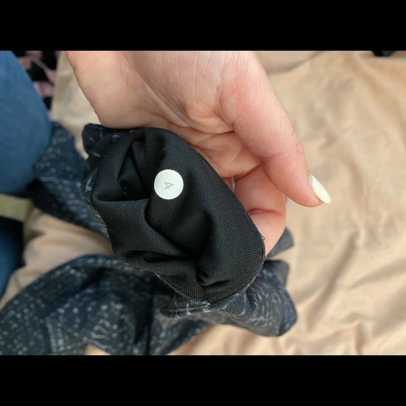 crop Lululemon leggings - Picture 2 of 3